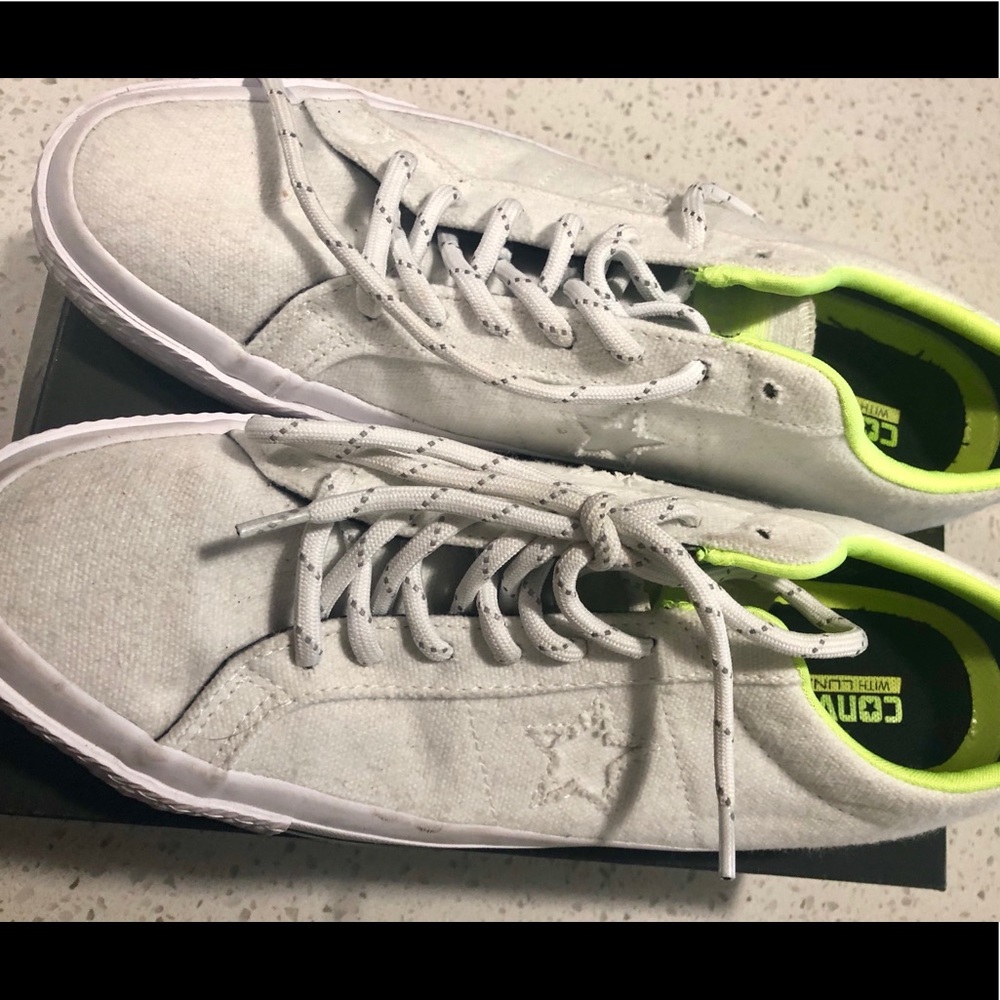 Converse Allstar white w neon yellow accents